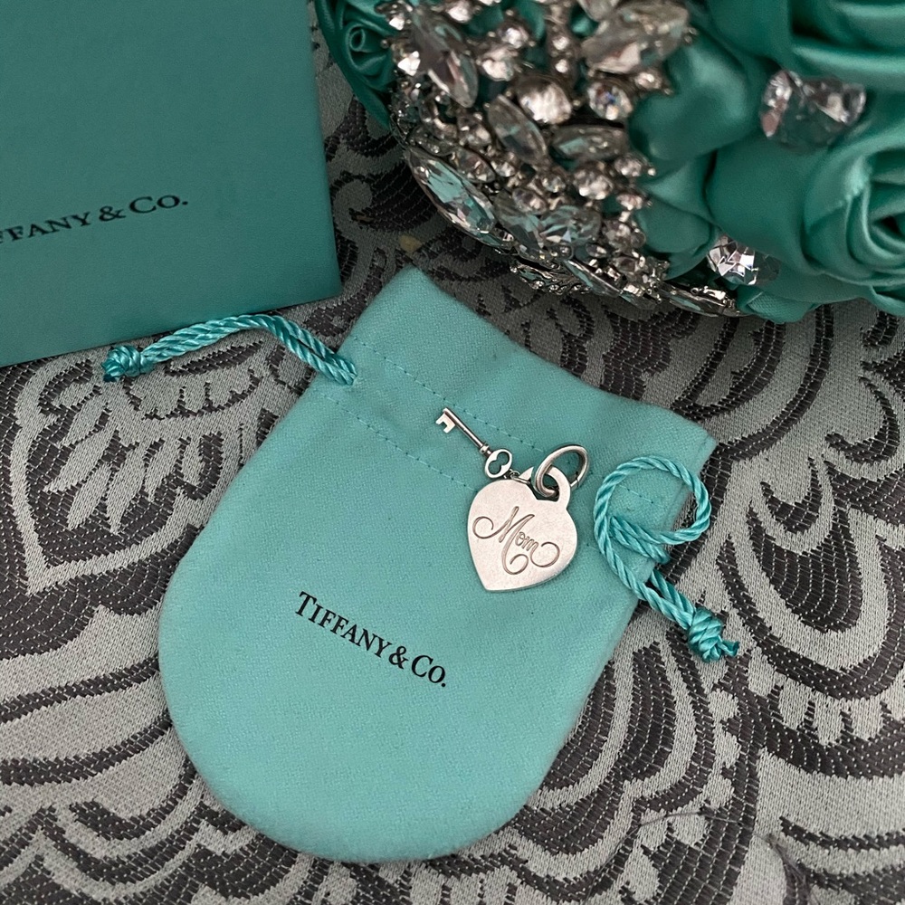 Tiffany&Co. Mom Heart Charm with Key